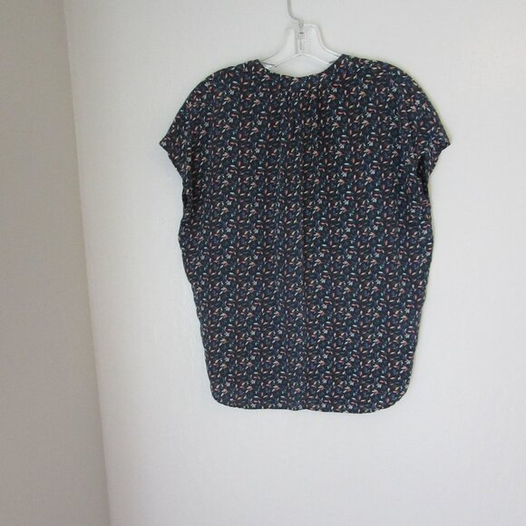 AMOUR VERT Blue Fall Leaf Pattern Silk XS V-Neck Short Sleeve Blouse - Picture 3 of 4